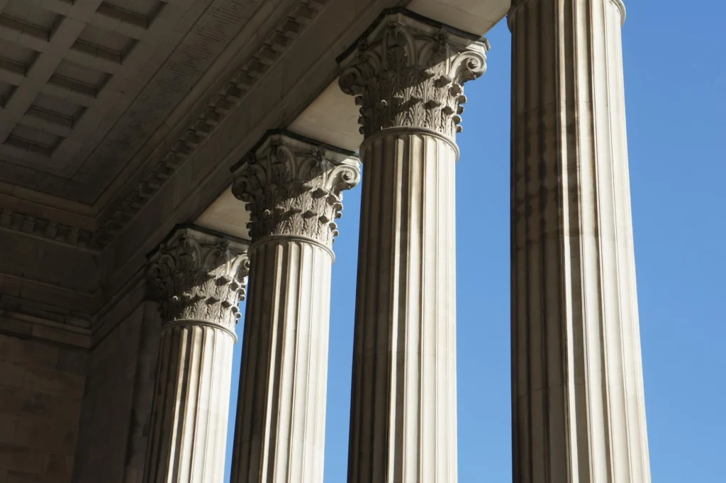 Адвокат в стара загора , помагащ при имотни сделки